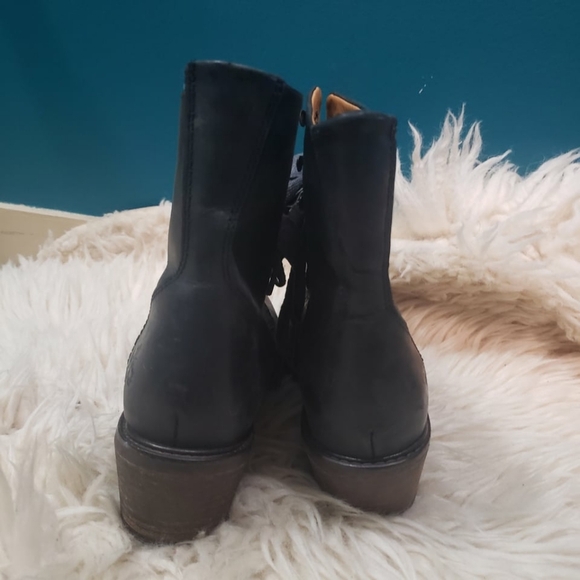 John Fluevog Adriana Nuni Lace-Up Winter Boot 6.5 Discontinued - Picture 6 of 6